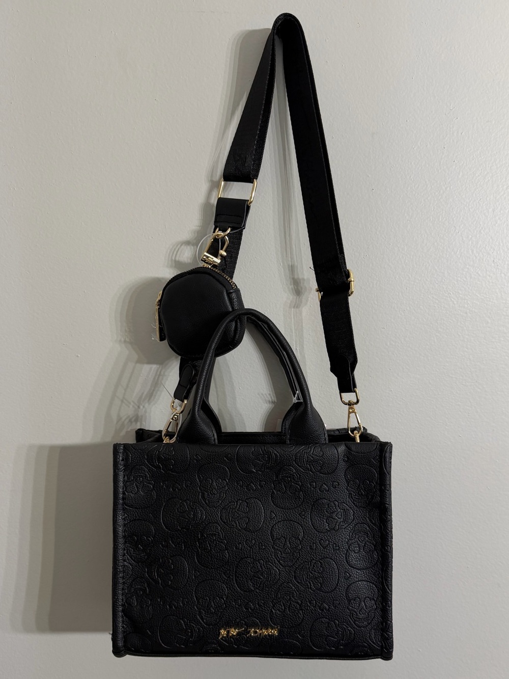 Betsey Johnson Xorea Deboss Skull Heart Chain Crossbody Mini Bag - Picture 8 of 10